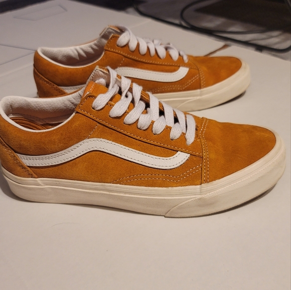 Old Skool Vans in Amber Suede-Size 7.5 Women's/6.0 Men's - Picture 2 of 11